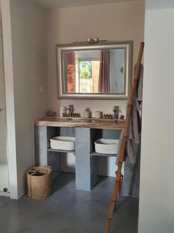Au Secret Des Bregines Bed & Breakfast